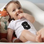 8 месяцев ребенку – что умеет малыш, и как его развивать?