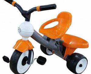 Что подарить ребёнку на 3, 4 года мальчику: трехколесный велосипед