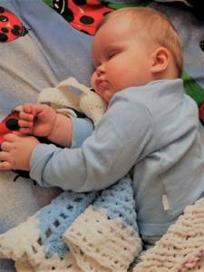 Как научить ребенка засыпать без укачивания