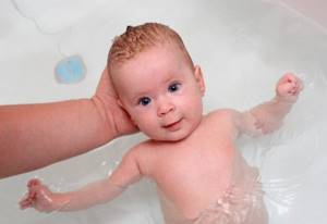 Как правильно купать ребенка в 3 месяца?