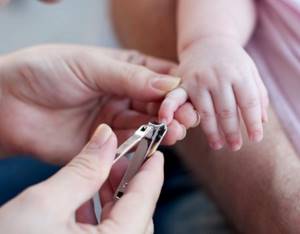 Как правильно подстричь ногти ребенку