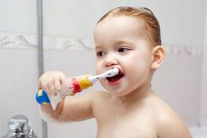 Как ребенку нужно следить за чистотой полости рта?