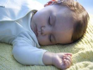 Как уложить ребенка спать без грудного кормления днем