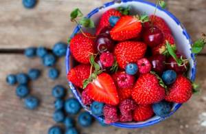 Какие ягоды можно есть при кормлении грудью