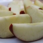 Компот из яблок - как ввести в меню малыша (до года)