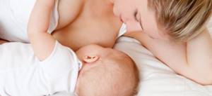 кормление грудью малыша