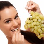Можно ли молодой маме есть виноград при грудном вскармливании
