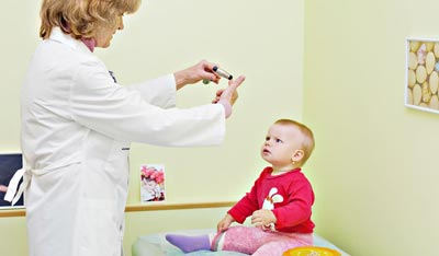 Посещение врачей, если малыш не говорит в 2 годика