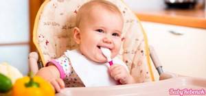 Рацион питания ребенка в 5 месяцев. Чем можно кормить ?