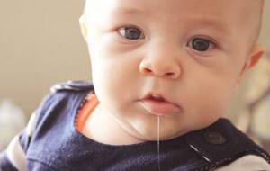 Ребенок 2 месяца пускает пузыри из слюней 2 месяца — Все о детях
