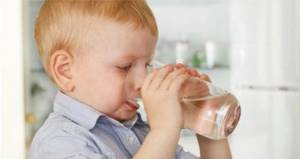 ребенок много пьет воды ночью причины