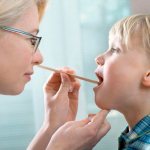 Ребенок у врача