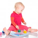 Рисование с малышом: первые игры и занятия. Когда начинать?