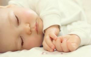 Сколько должен спать ребенок в 5 месяцев