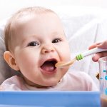 со скольки прикармливать ребенка