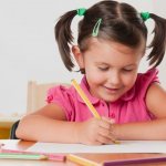 Учим детей правильно держать ручку при письме