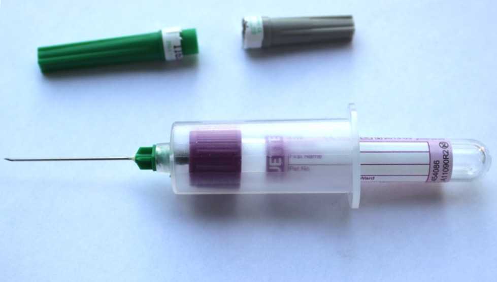 Вакуумный аппарат для забора крови из вены у ребенка